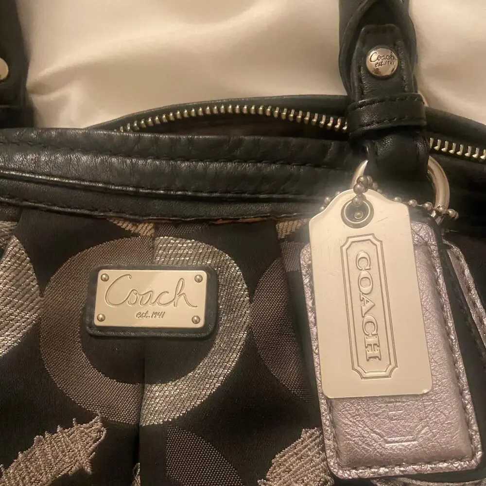 Coach vintage purse hang bag